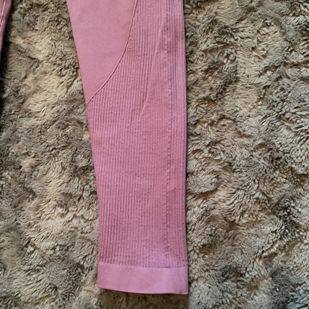 “Forever 21” Lilac Workout Leggings! - Picture 6 of 7